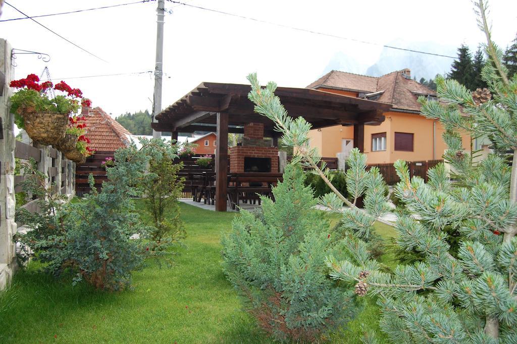 The Ghetto Hotel Busteni Exterior photo